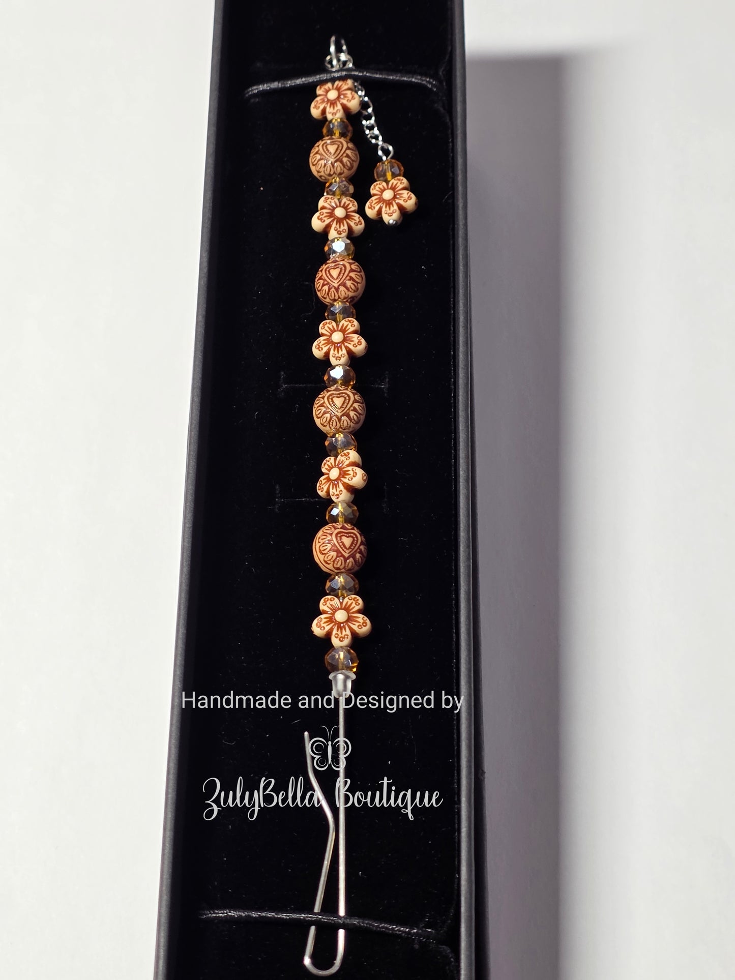 Bracelet Helper - Wooden Flowers