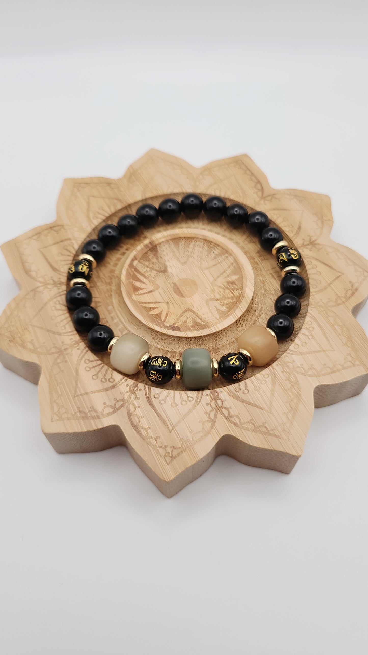 Natural Gemstone Beaded Bracelet - Black Obsidian, Mantra agate, and Bodhi Beads - Green