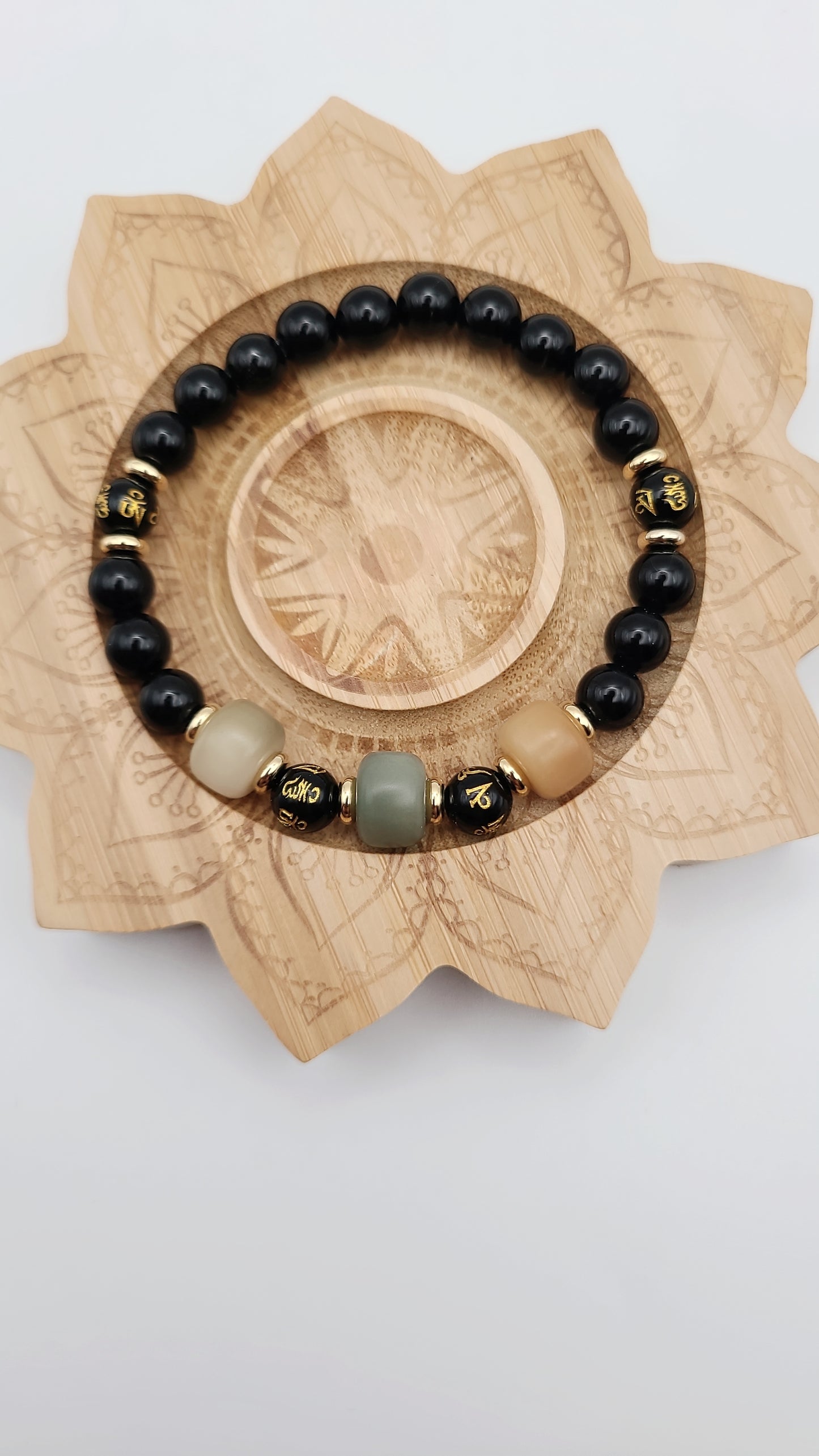 Natural Gemstone Beaded Bracelet - Black Obsidian, Mantra agate, and Bodhi Beads - Green